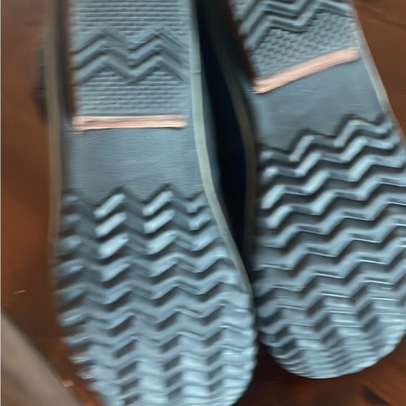 Sorel Winter Boots - Picture 4 of 5